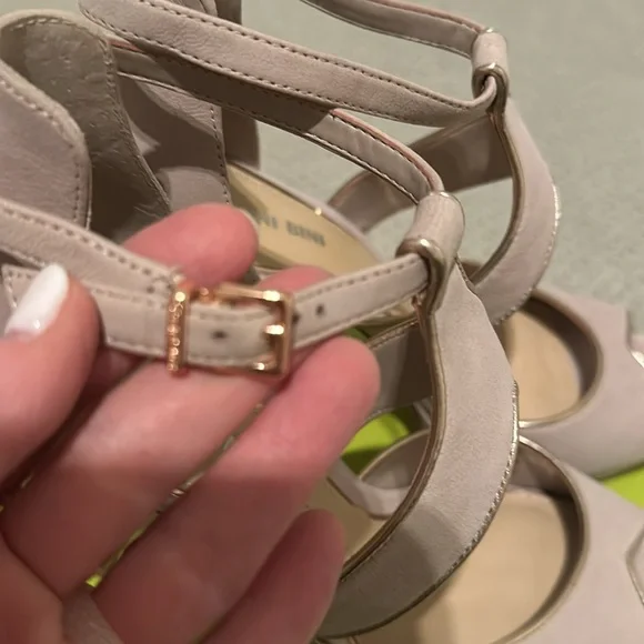 Gianni Bini Geordannah Platform Heeled Sandals Nude Taupe Rose Gold Womens 8 EUC - Picture 5 of 8